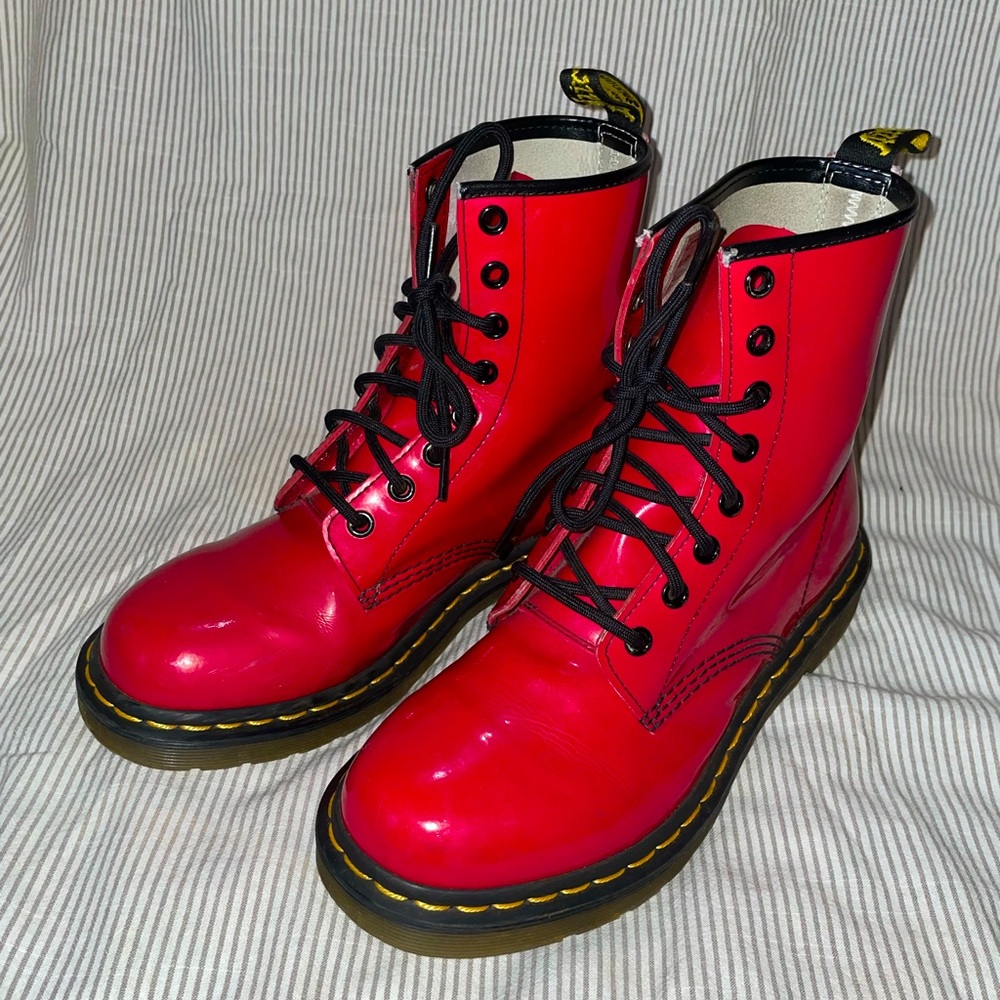 Doc Martens / Dr. Martens 1460 Red Lace Up